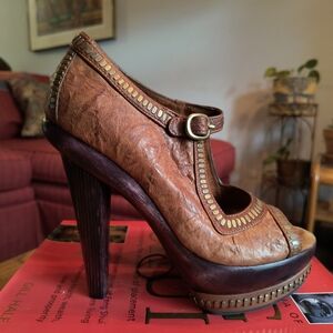 Colleen Cordero Platform Heels Studded Brown Leather and Wood High Heels
